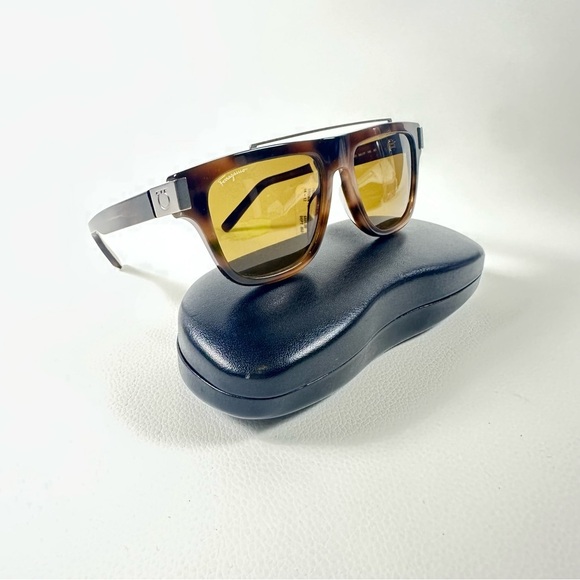 NWT Men’s Ferragamo Tortoise Sunglasses with Yellow Lenses - Picture 3 of 11